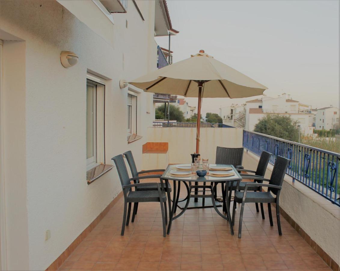 Apartament Amb Terrassa I Parking Llanca Luaran gambar
